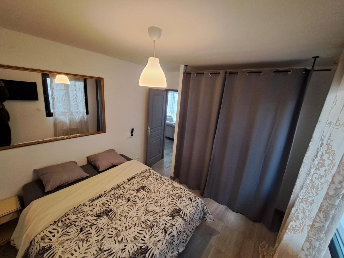 Charmante Maison Avec Piscine Bessan Экстерьер фото